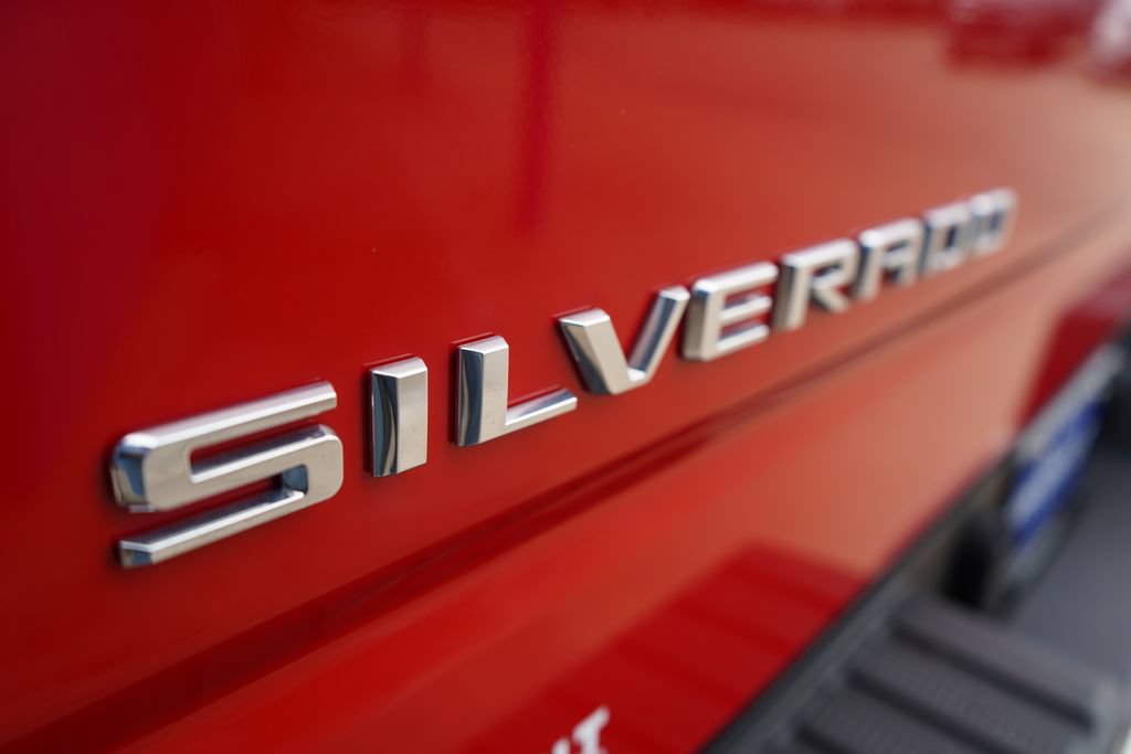 Used 2023 Chevrolet Silverado 1500 LT AWD/4WD image 5
