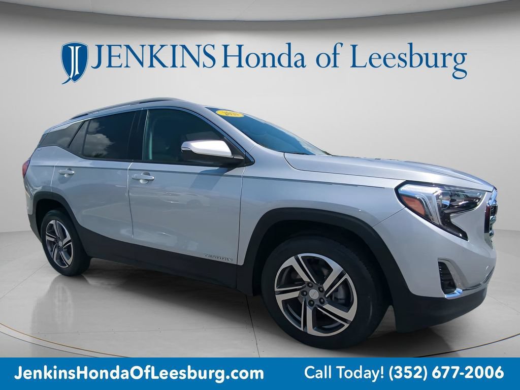 Used 2021 GMC Terrain SLT w/ Infotainment Package II FWD image 2
