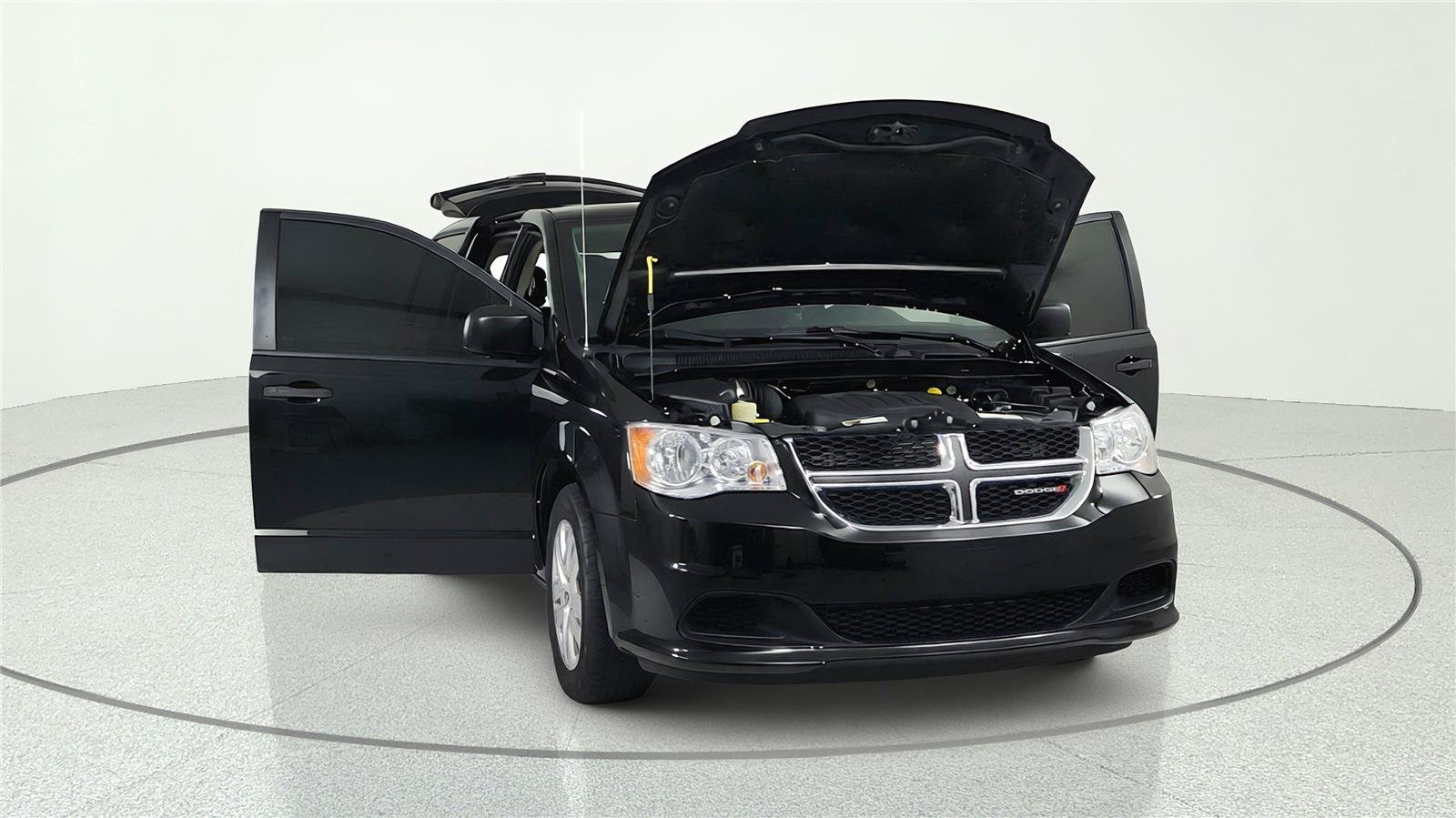 Used 2020 Dodge Grand Caravan SE FWD image 5
