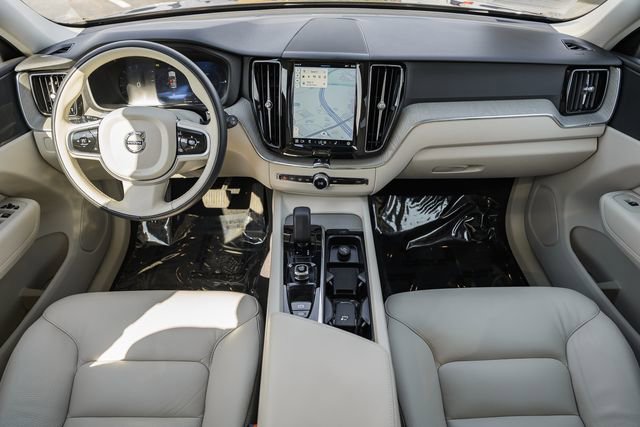 Used 2023 Volvo XC60 T8 Plus image 20