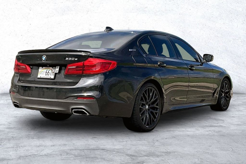 Used 2019 BMW 530e w/ M Sport Package image 2