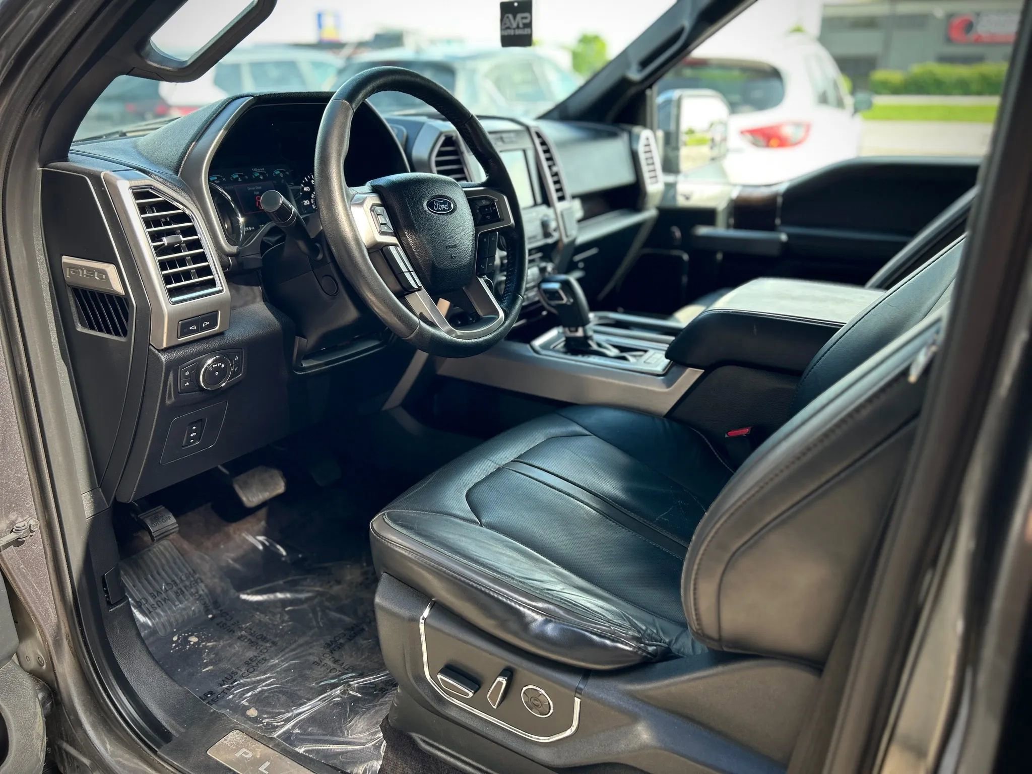 Used 2016 Ford F150 Platinum w/ Equipment Group 701A Luxury image 12