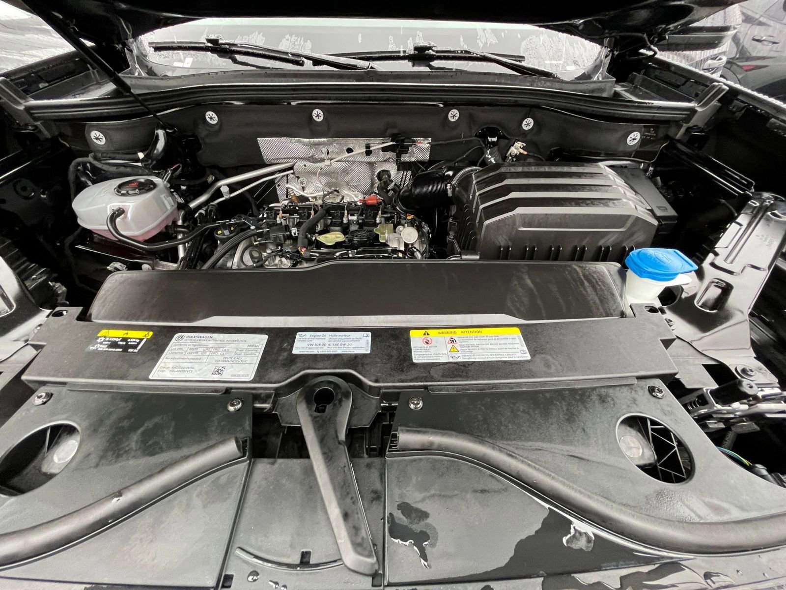 Used 2025 Volkswagen Atlas Cross Sport SE image 32