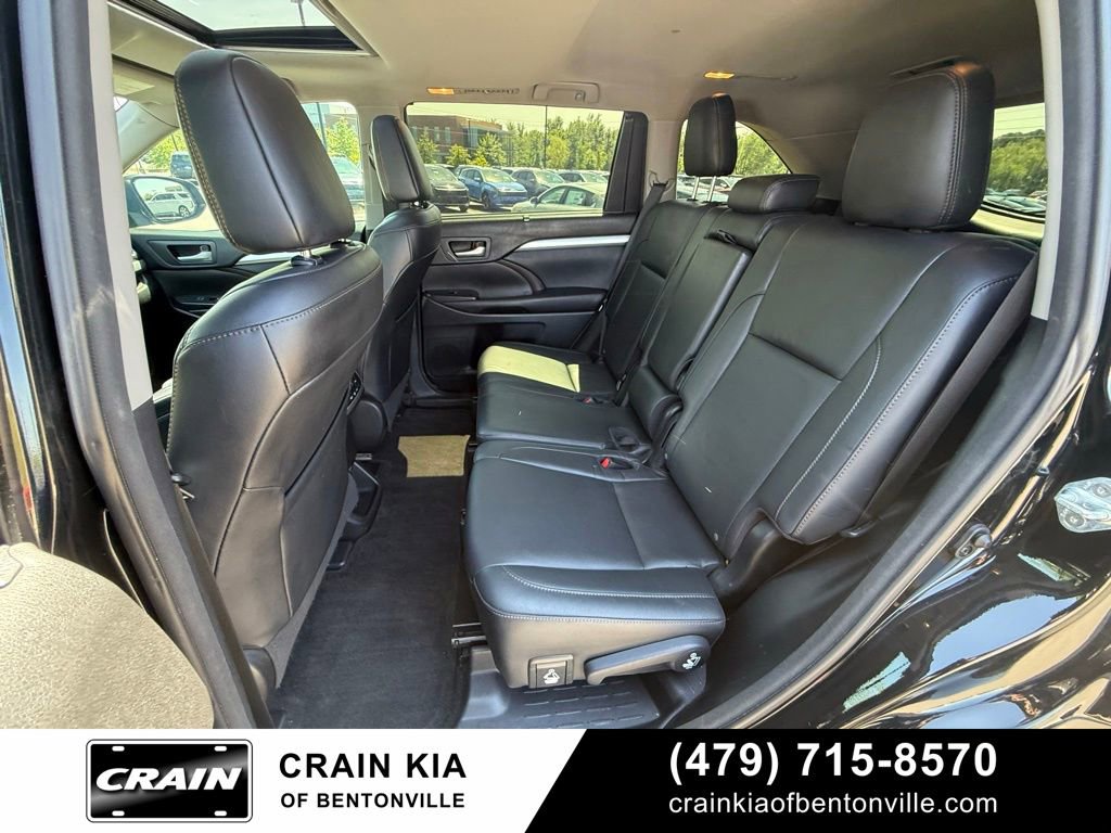 Used 2016 Toyota Highlander XLE FWD image 26