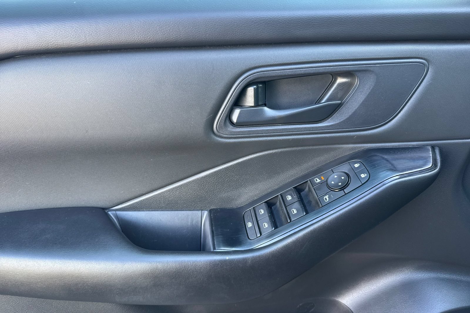 Certified 2024 Nissan Rogue S FWD image 13