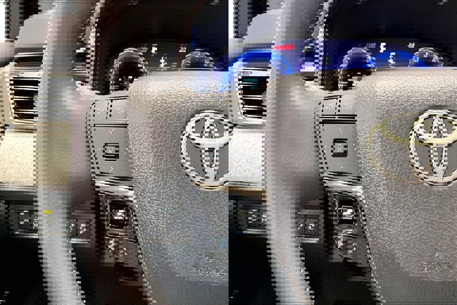 Used 2025 Toyota Camry XLE image 20