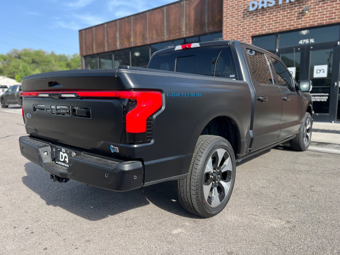 Used 2023 Ford F150 Lightning Platinum AWD/4WD image 18