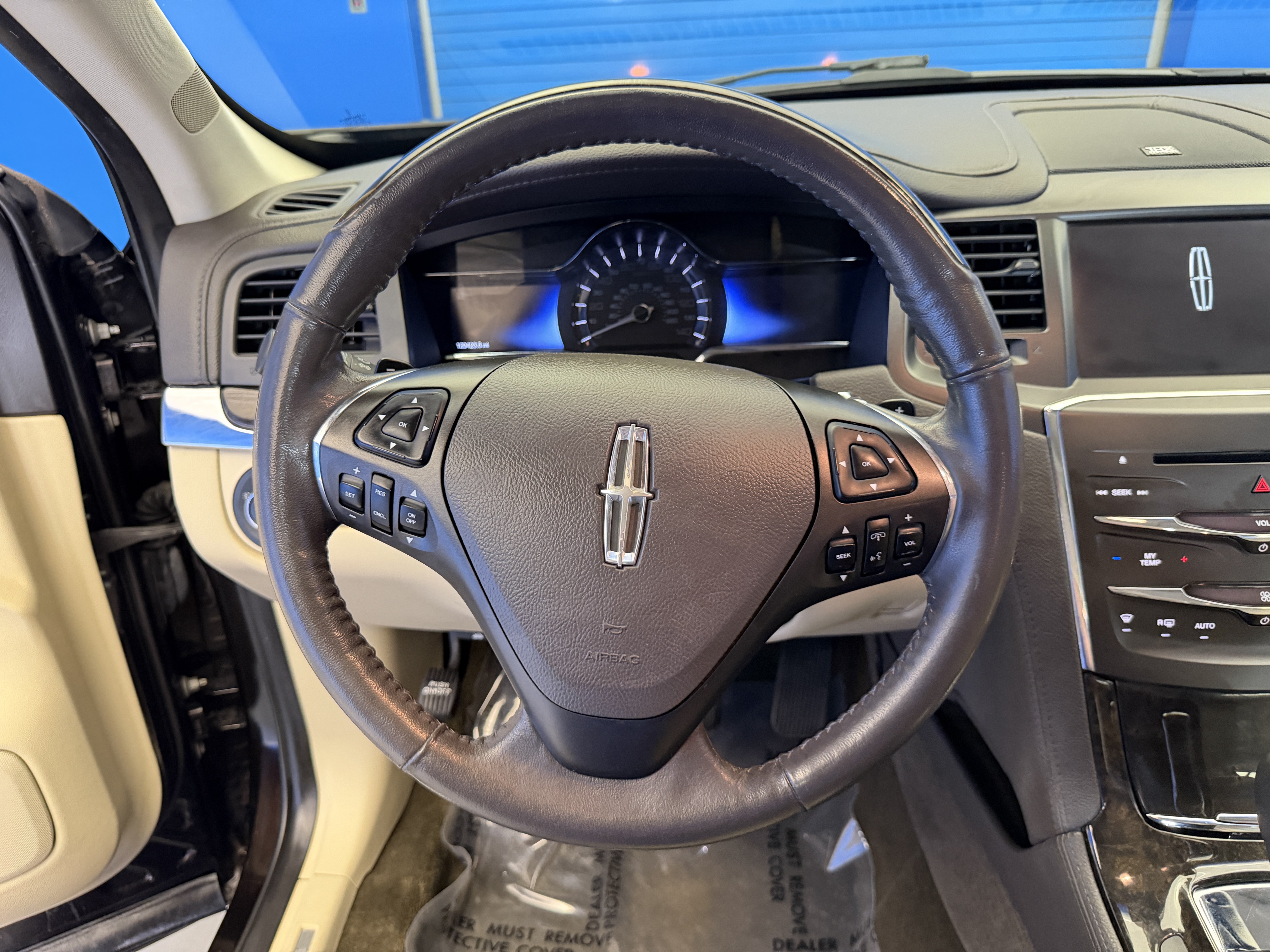 Used 2014 Lincoln MKS w/ Equipment Group 101A FWD image 15
