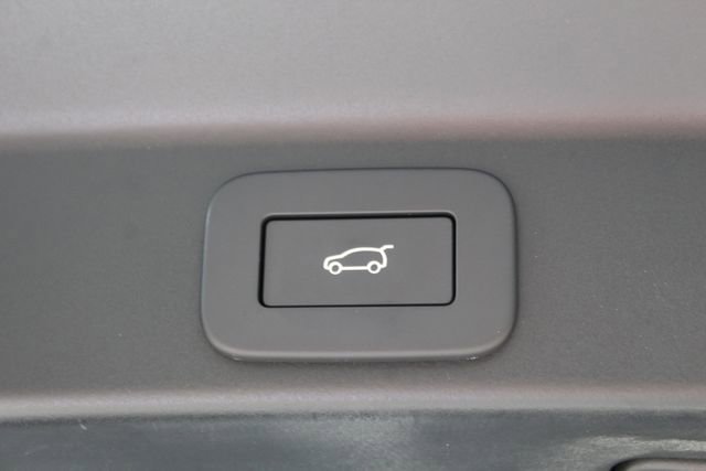 New 2026 Jaguar F-PACE R-Dynamic S image 23