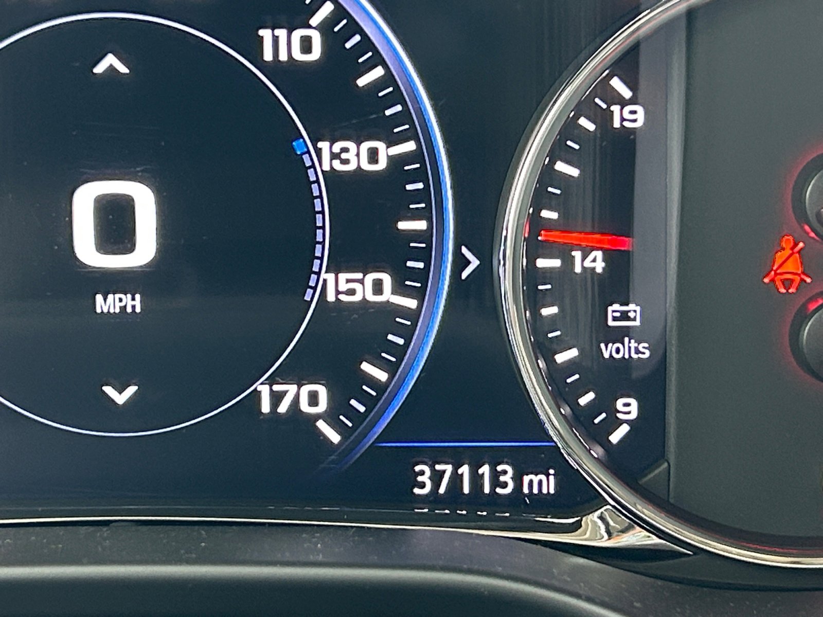 Used 2023 GMC Acadia Denali w/ Denali Ultimate Package image 2