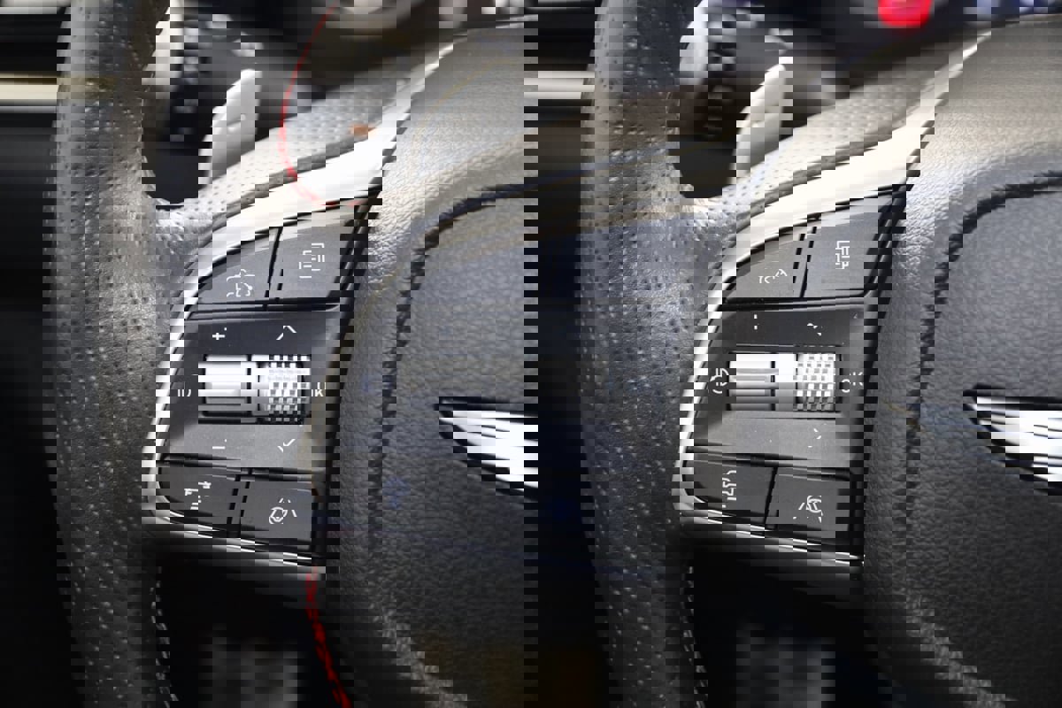 Used 2024 Genesis G70 3.3T Advanced image 44