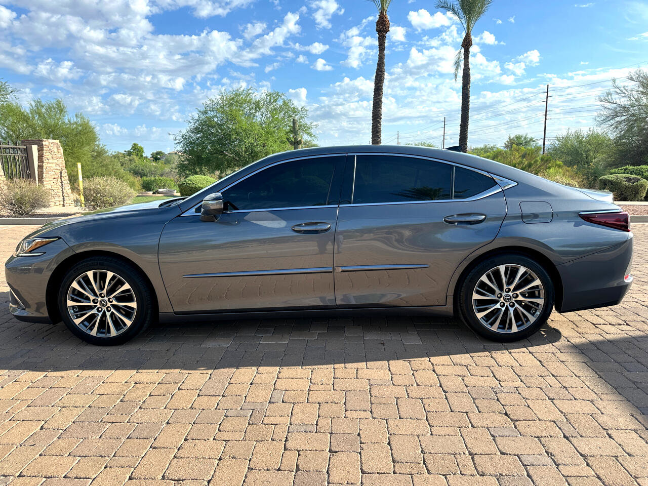 Used 2020 Lexus ES 350 w/ Luxury Package image 5
