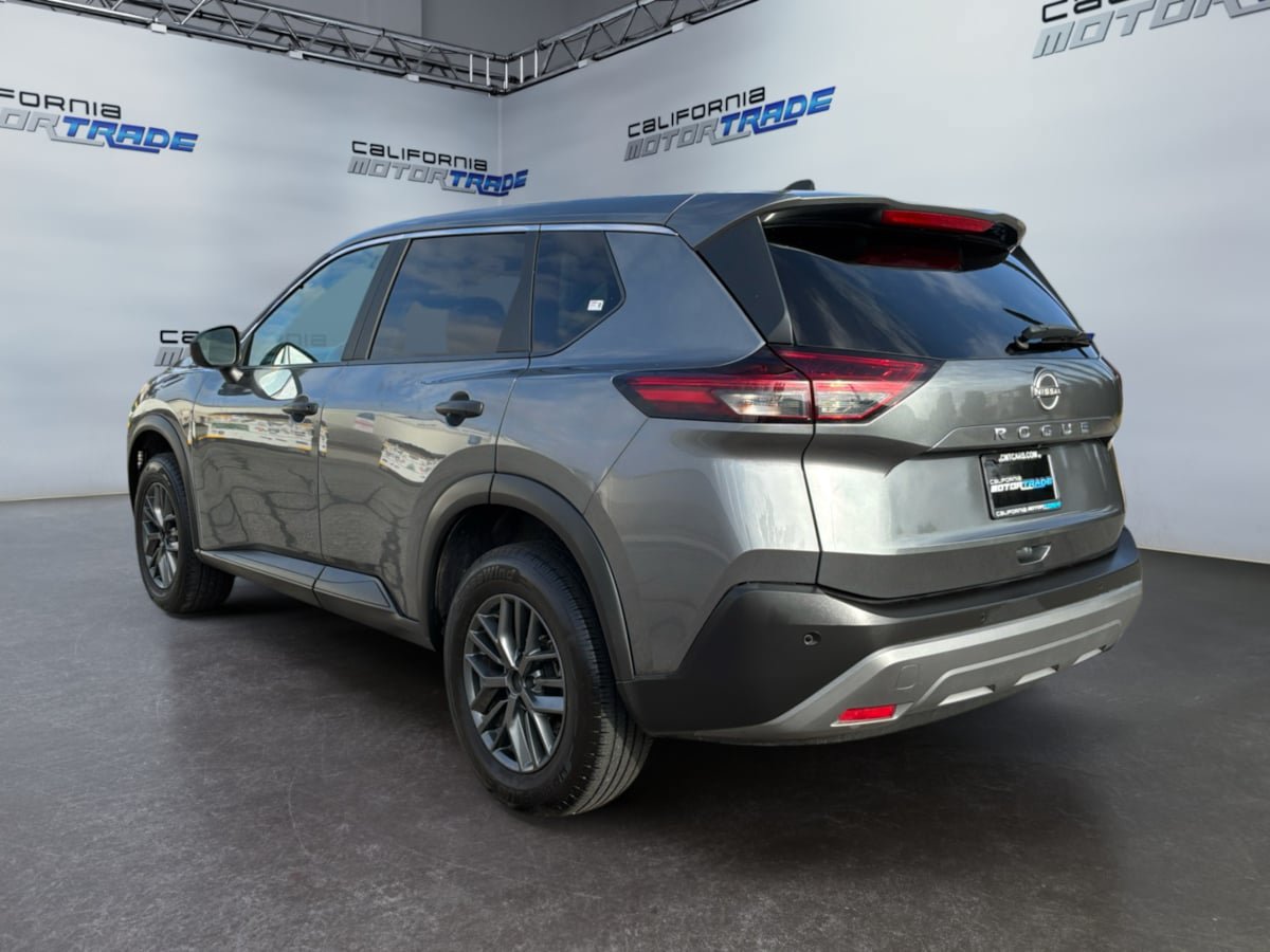 Used 2023 Nissan Rogue S FWD image 7