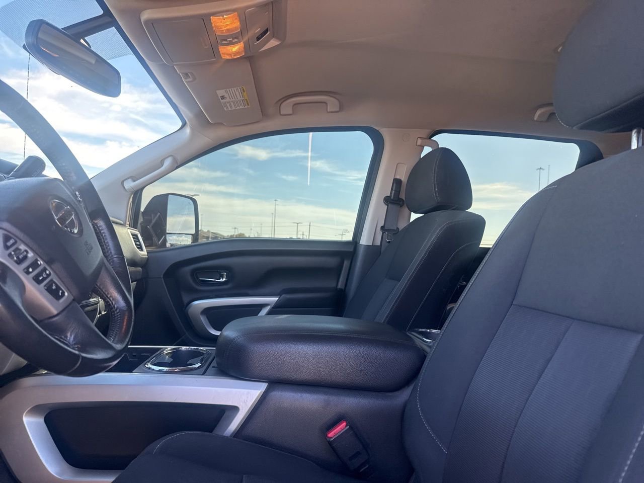 Used 2019 Nissan Titan SV w/ SV Convenience Package image 36