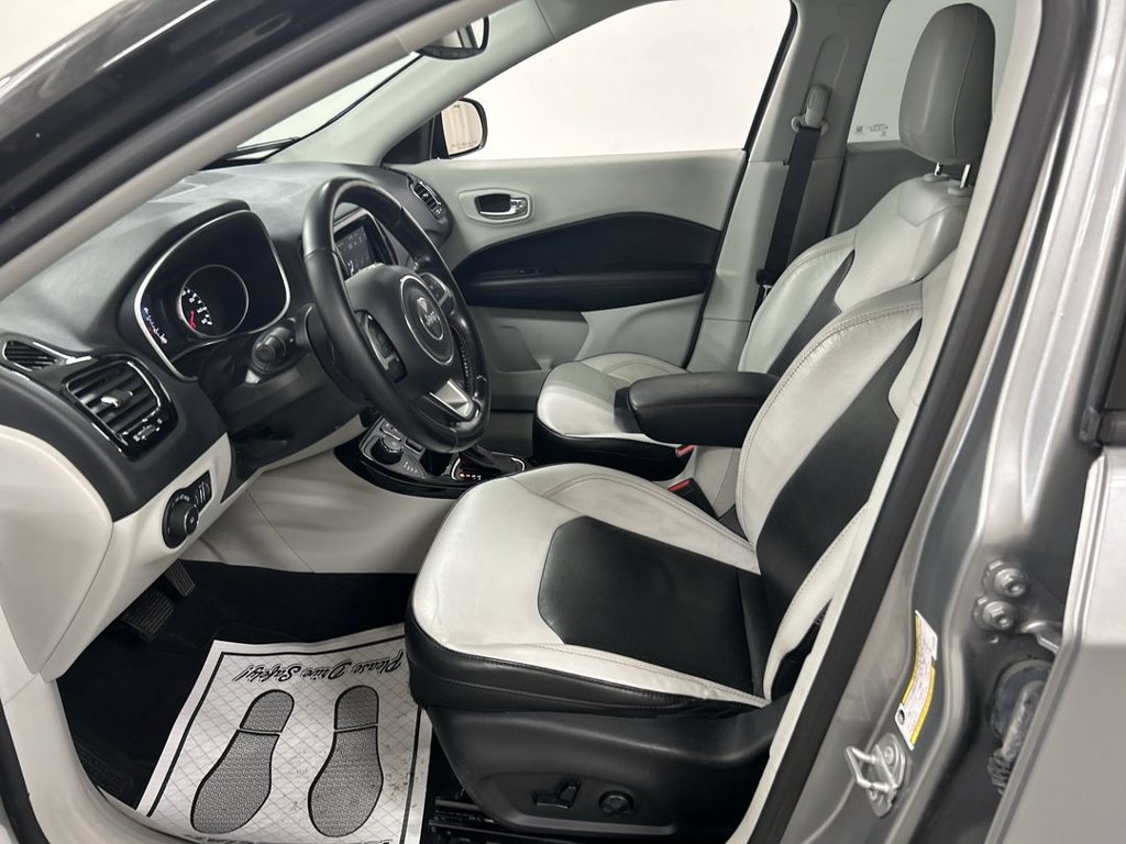 Used 2020 Jeep Compass Limited w/ Premium Lighting Group AWD/4WD image 9