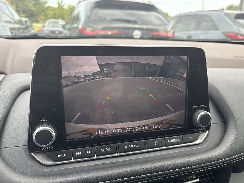 Used 2023 Nissan Rogue S FWD image 12