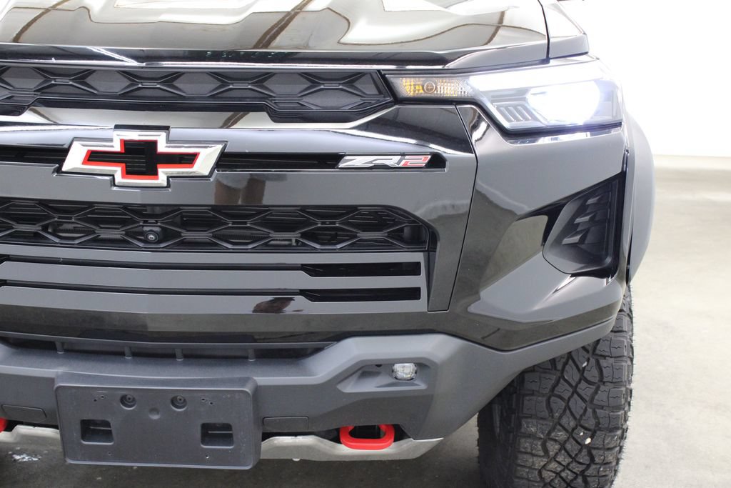 Used 2025 Chevrolet Colorado ZR2 w/ Technology Package AWD/4WD image 8