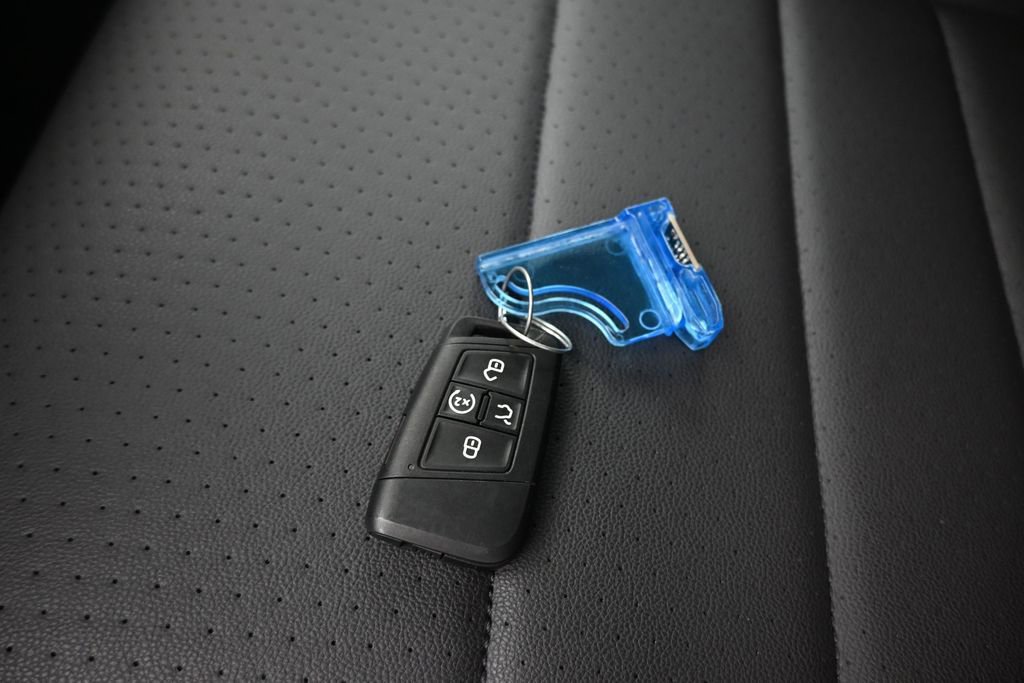 Used 2024 Volkswagen Jetta SE FWD image 50