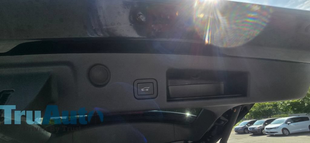 Used 2023 Chevrolet Equinox LT AWD/4WD image 33