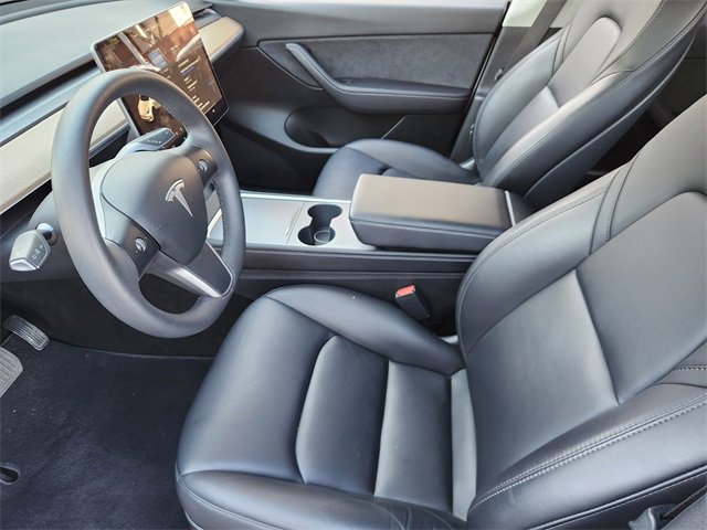 Used 2022 Tesla Model Y Long Range image 7