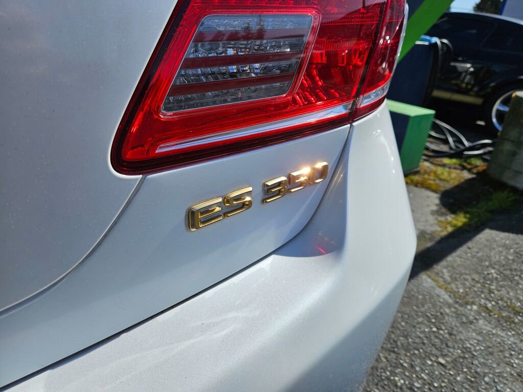 Used 2010 Lexus ES 350 FWD image 9