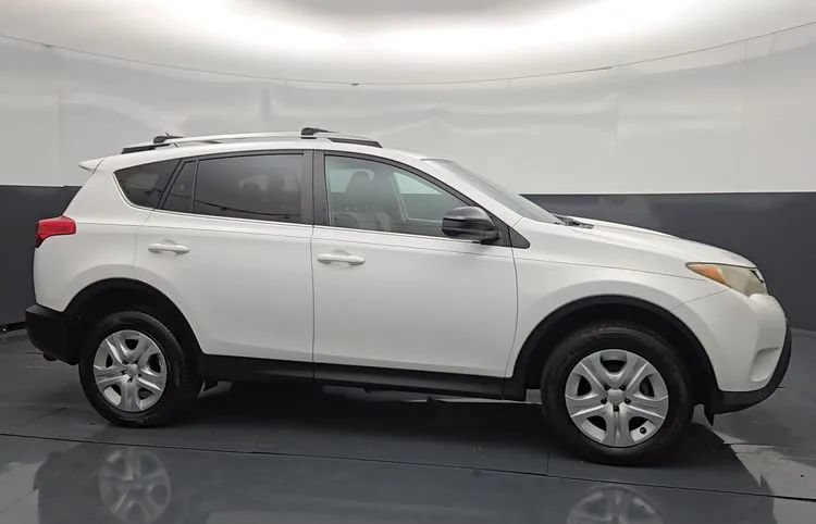 Used 2013 Toyota RAV4 LE AWD/4WD image 8