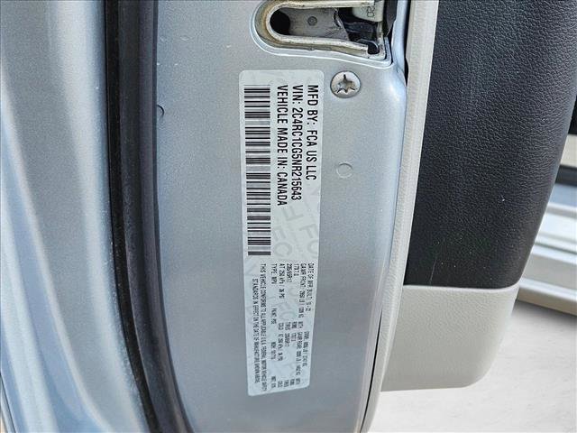 Used 2022 Chrysler Voyager LX image 24