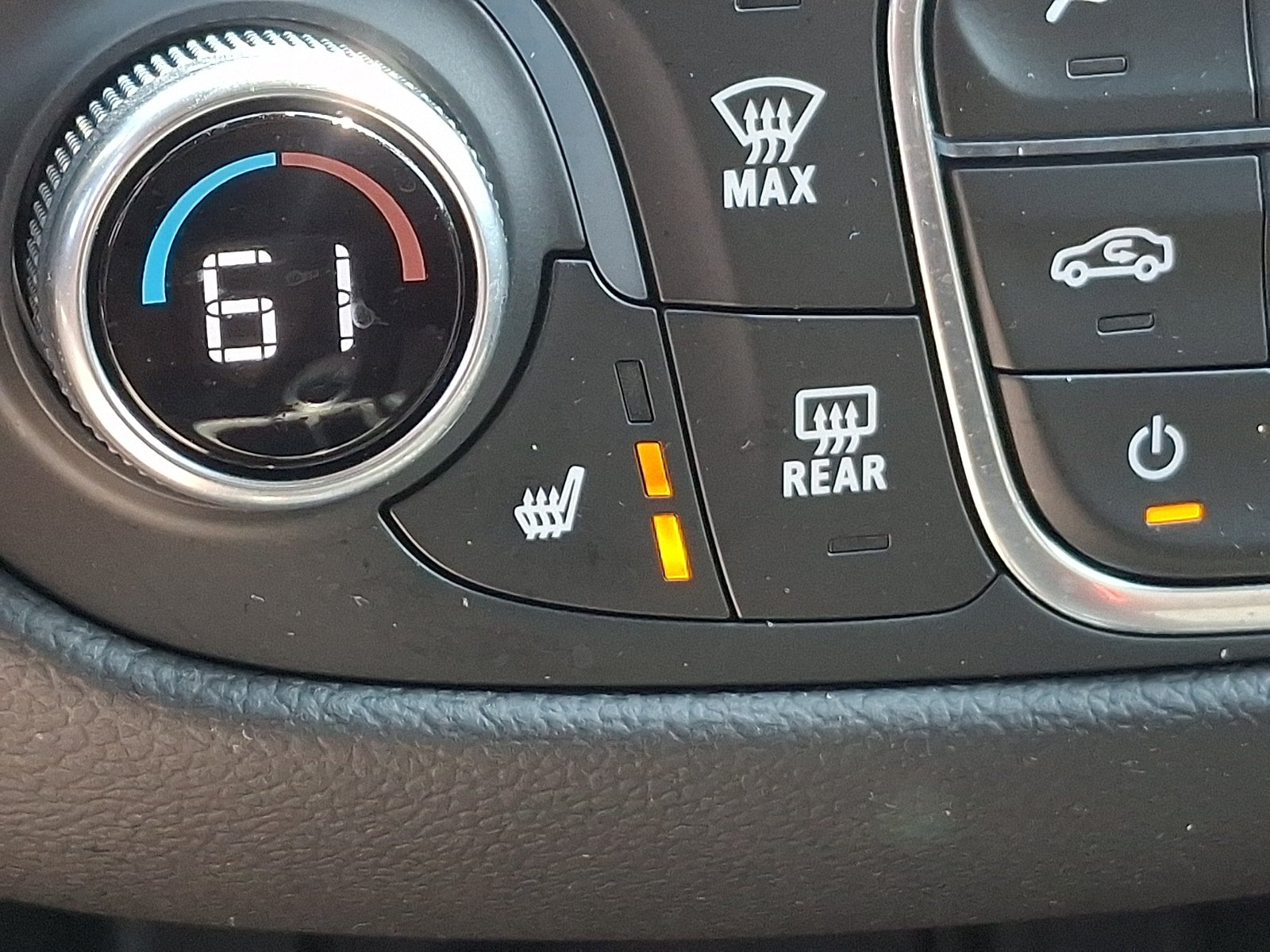 Used 2024 Chevrolet Equinox LT FWD image 25