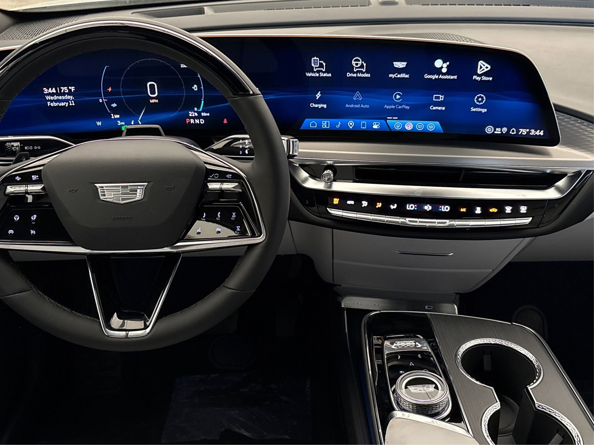 New 2026 Cadillac Lyriq Luxury image 16