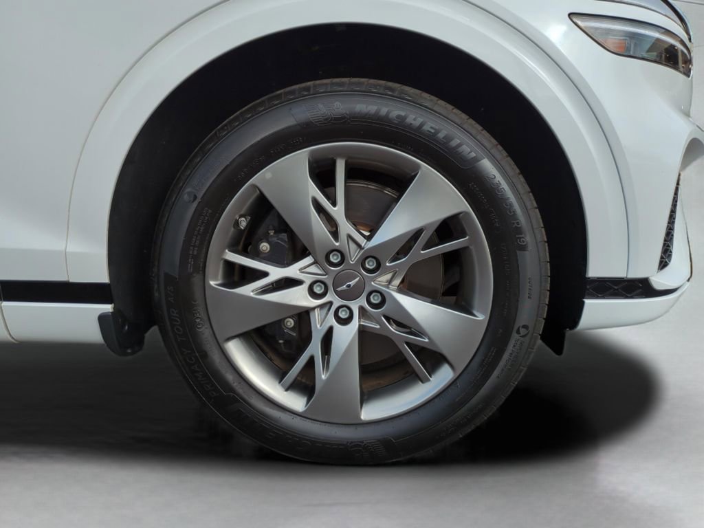 Used 2025 Genesis GV70 3.5T Sport image 10