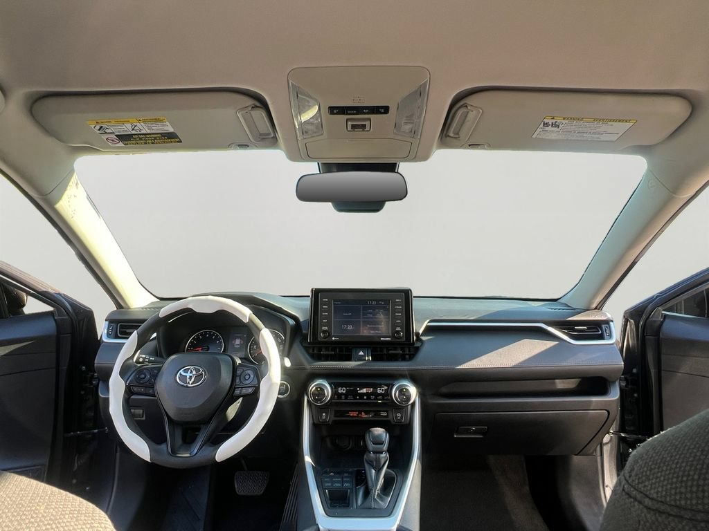 Used 2022 Toyota RAV4 XLE AWD/4WD image 10
