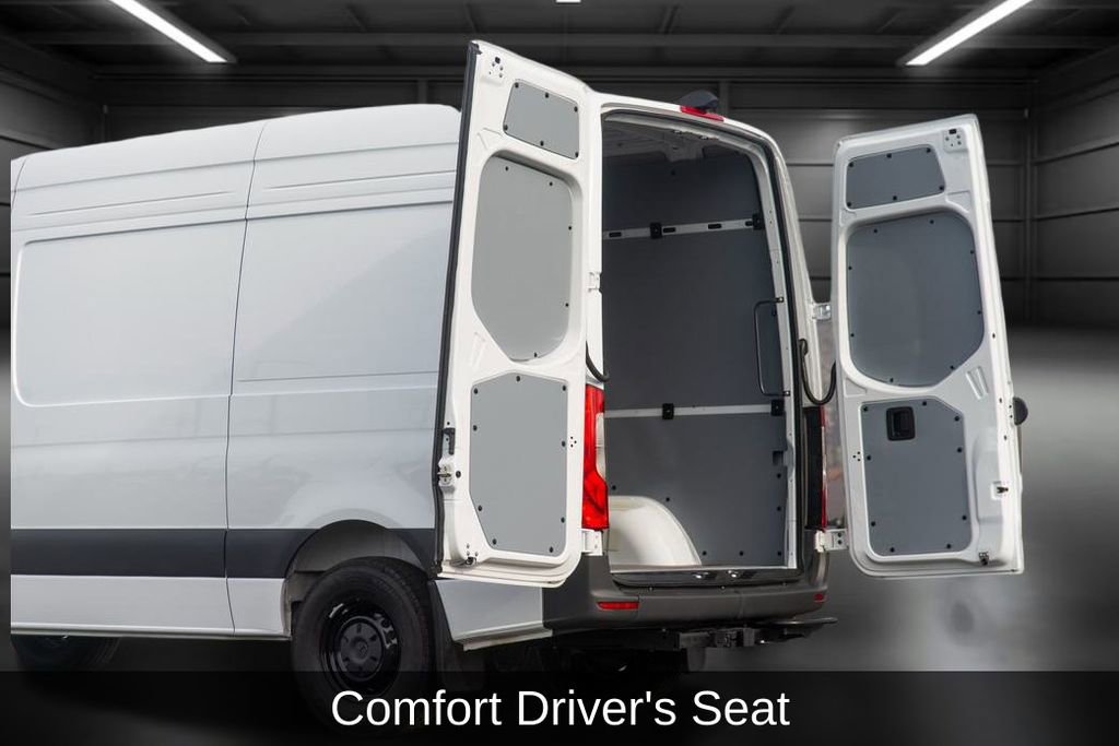 Used 2025 Mercedes-Benz Sprinter 2500 image 21