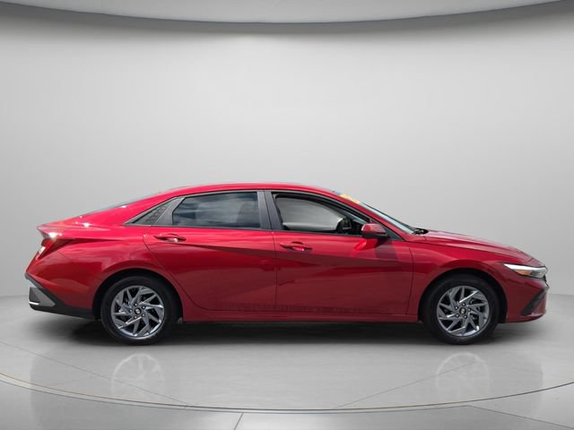 Certified 2025 Hyundai Elantra Hybrid FWD image 8