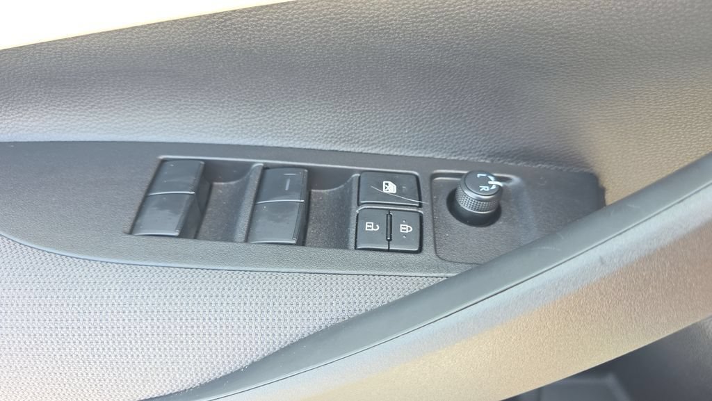 Used 2026 Toyota Corolla LE FWD image 21