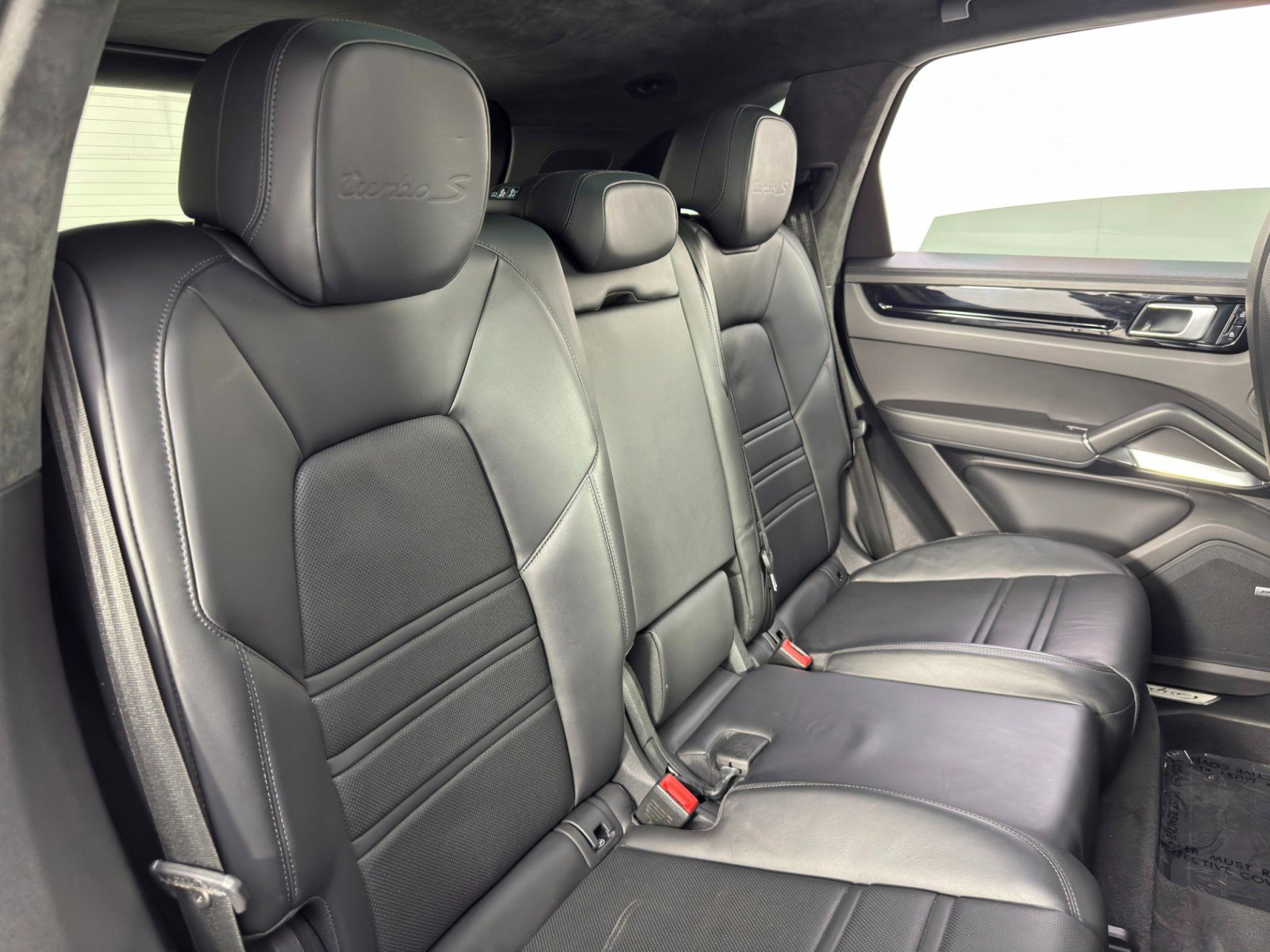 Used 2021 Porsche Cayenne Turbo S image 42