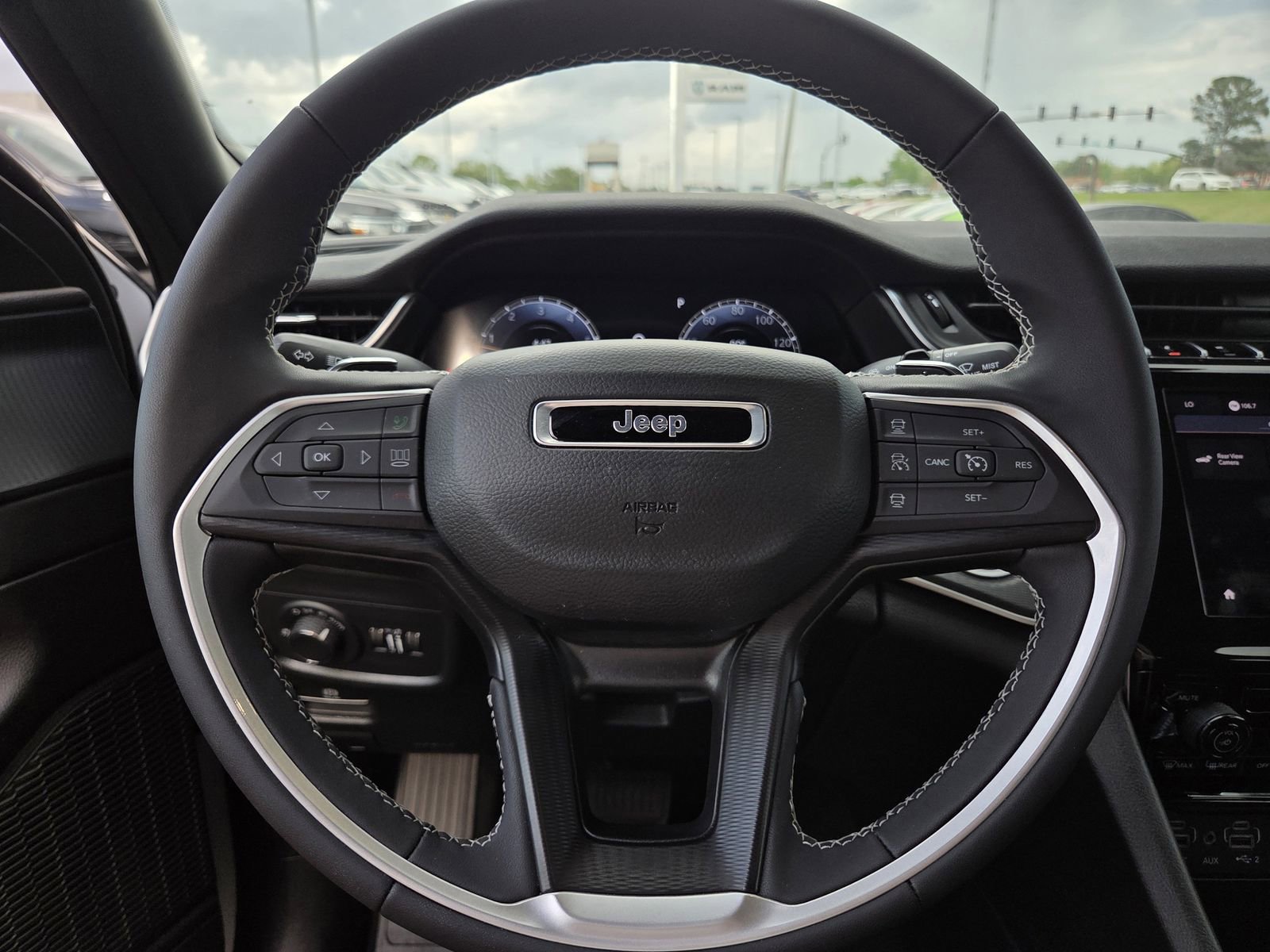 New 2025 Jeep Grand Cherokee Laredo image 21