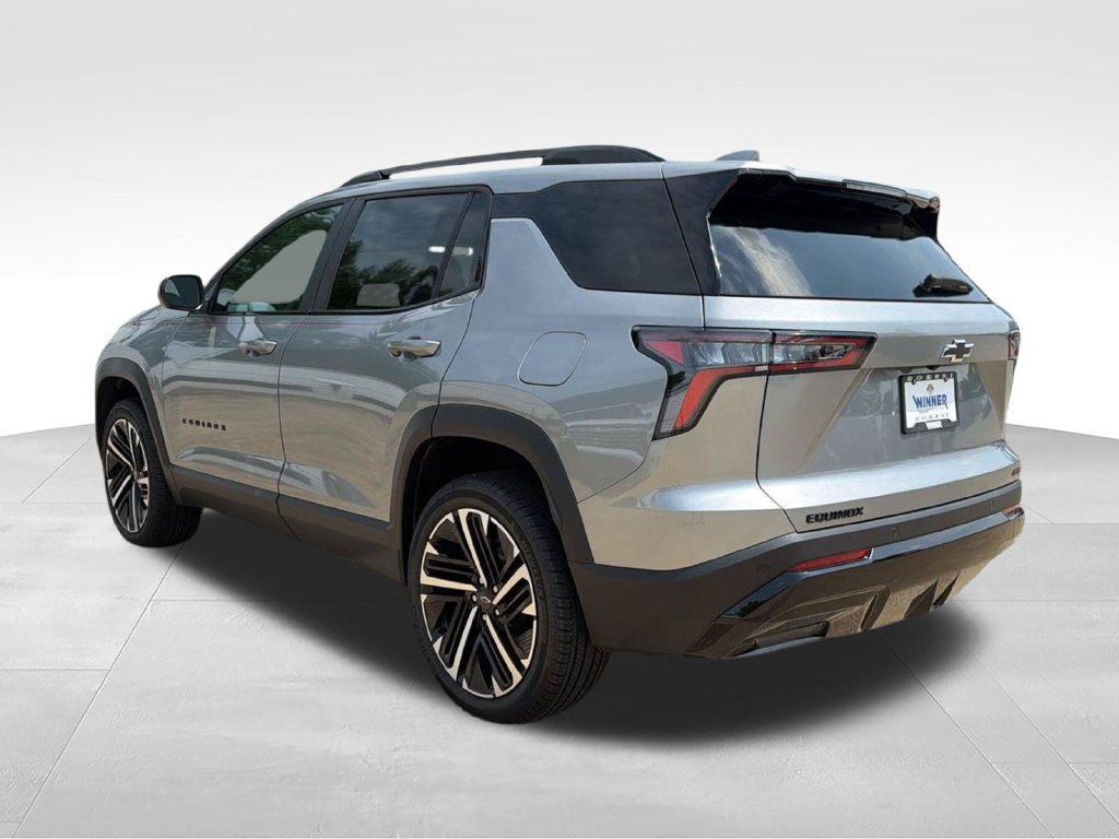 New 2026 Chevrolet Equinox RS w/ Convenience Package III FWD image 3