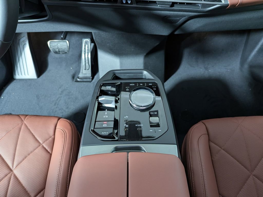 New 2026 BMW iX xDrive45 w/ M Sport Package image 30