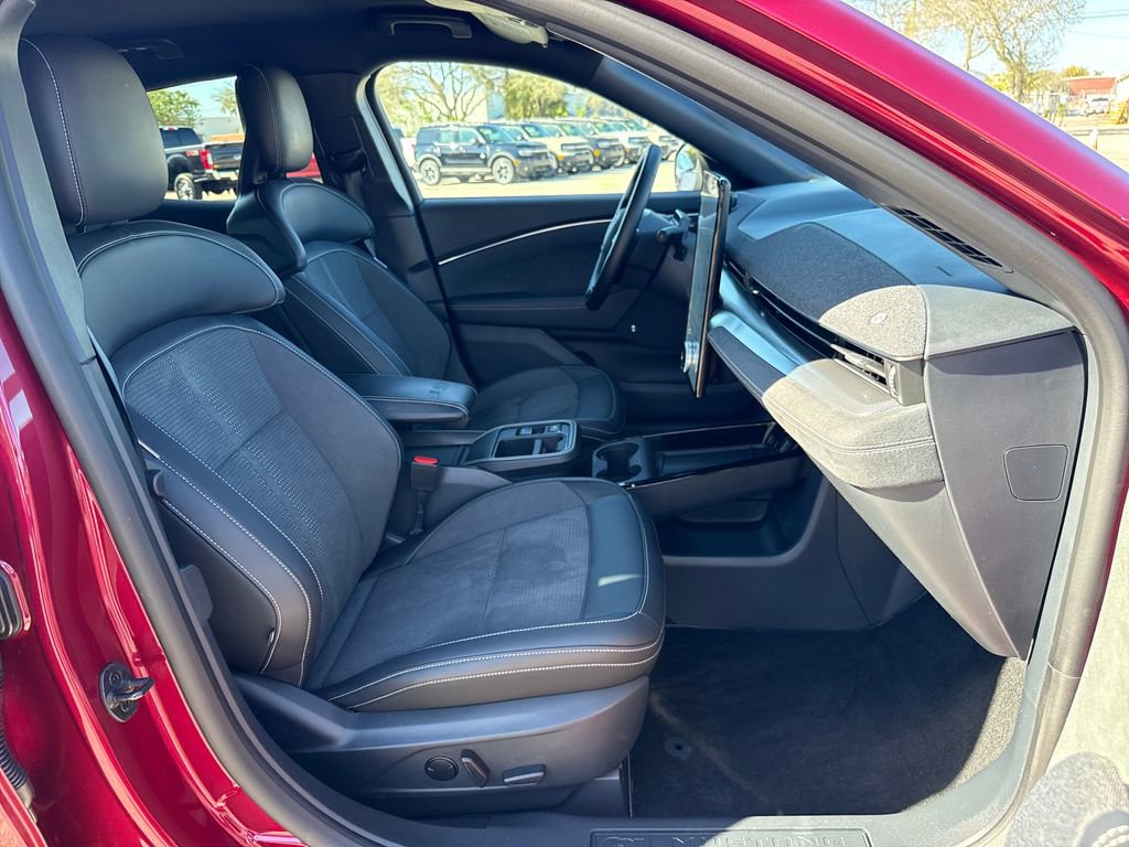 Certified 2025 Ford Mustang Mach-E GT image 27