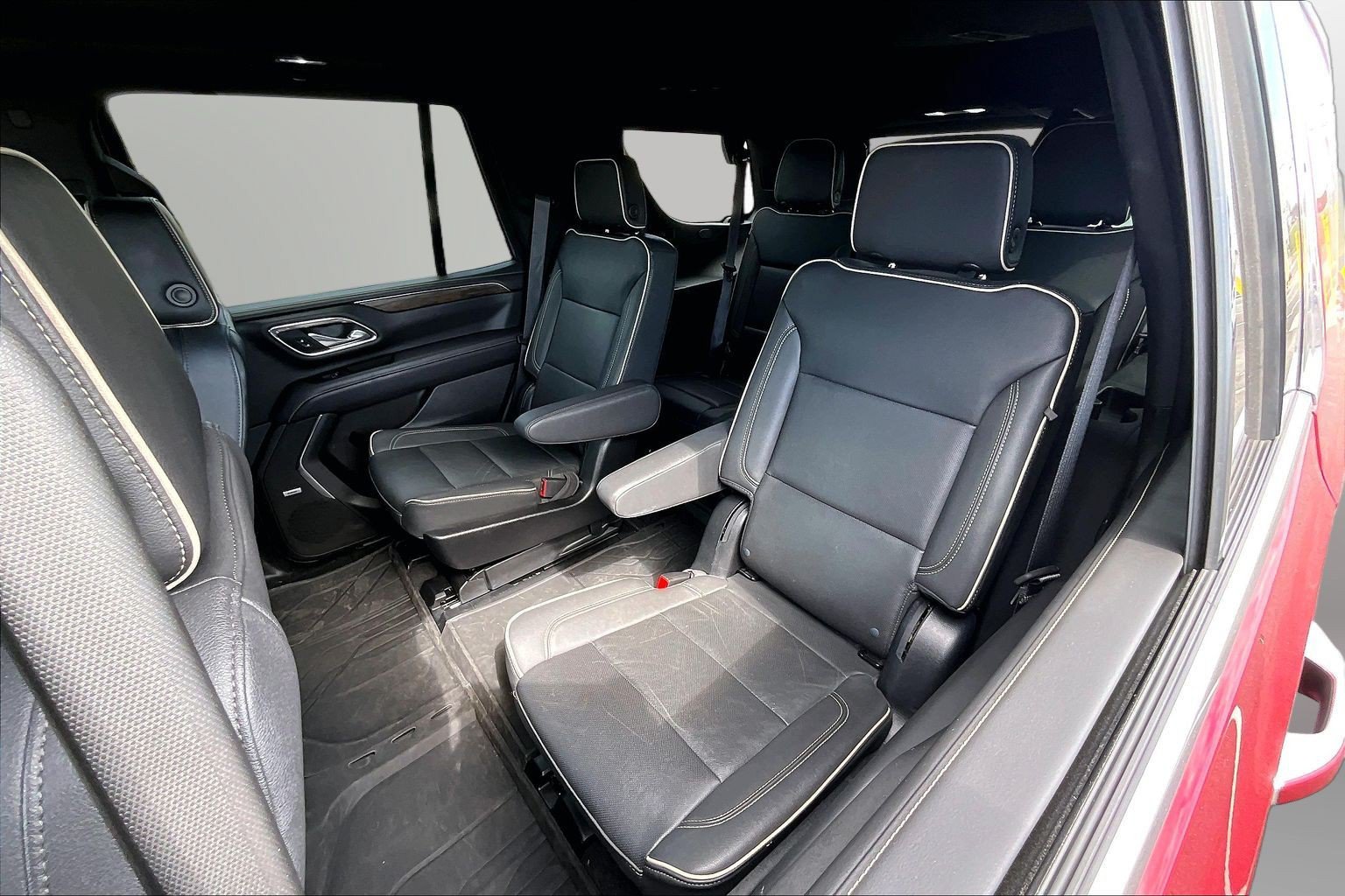 Used 2023 Chevrolet Tahoe Premier w/ Premium Package 2 AWD/4WD image 18