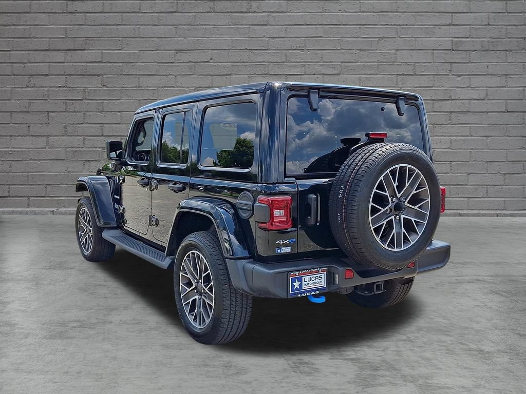 Used 2023 Jeep Wrangler Unlimited Sahara w/ Cold Weather Group AWD/4WD image 9
