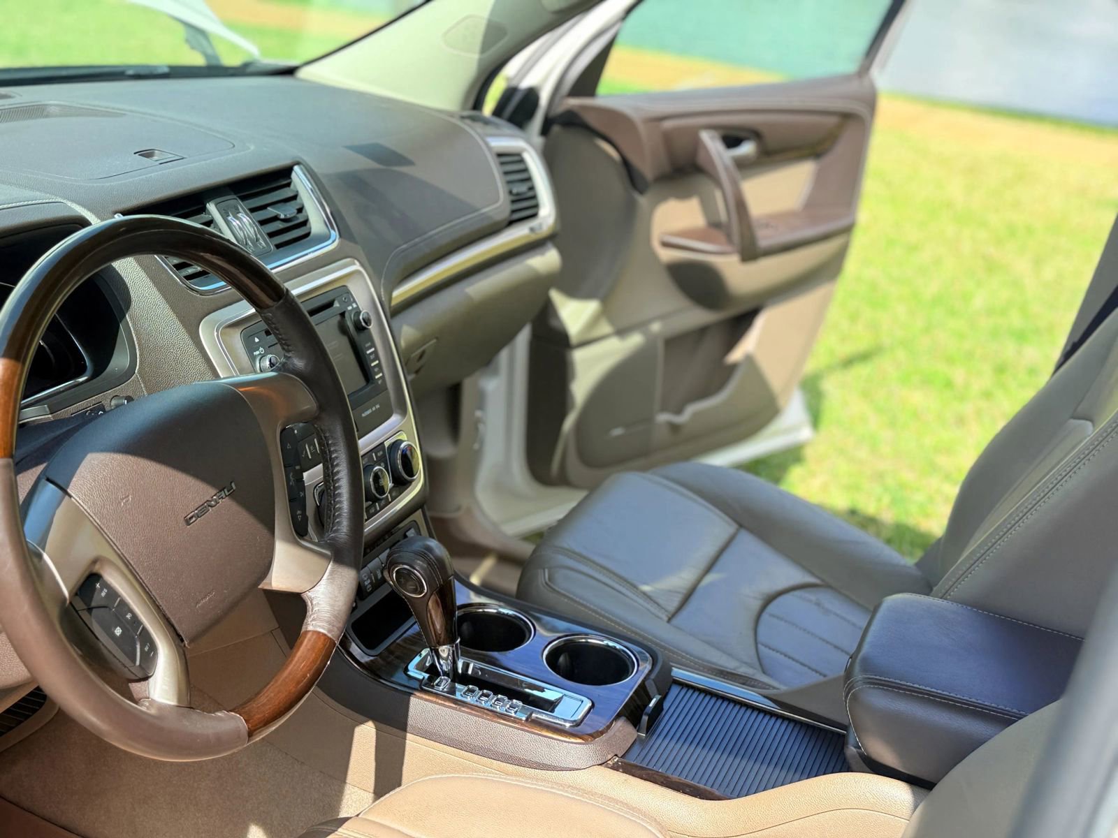 Used 2013 GMC Acadia Denali image 17