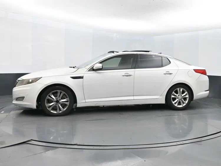 Used 2011 Kia Optima EX w/ Premium Pkg image 5