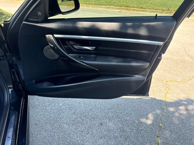 Used 2018 BMW 330i xDrive Sedan AWD/4WD image 9