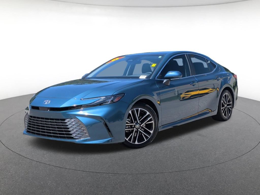 Used 2025 Toyota Camry XLE FWD video 1