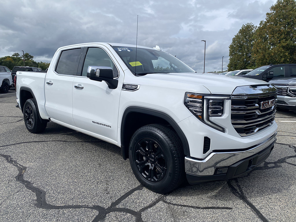 Certified 2025 GMC Sierra 1500 SLT AWD/4WD image 3