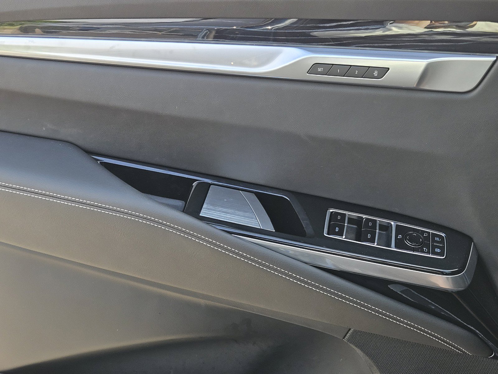 New 2026 Cadillac Escalade Sport w/ Touring Package AWD/4WD image 16