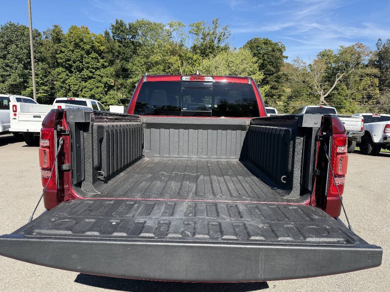 Used 2019 RAM 1500 Laramie w/ Sport Appearance Package AWD/4WD image 6