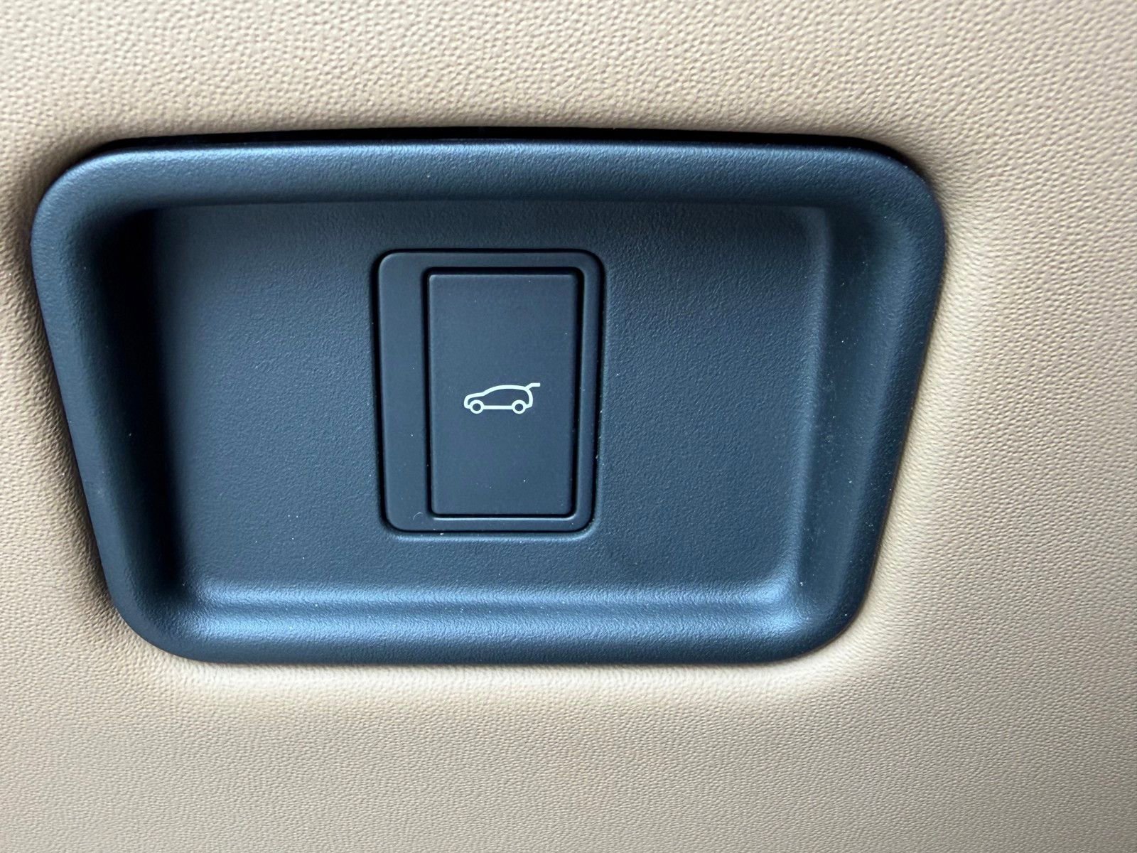 Used 2024 Land Rover Range Rover SE image 20