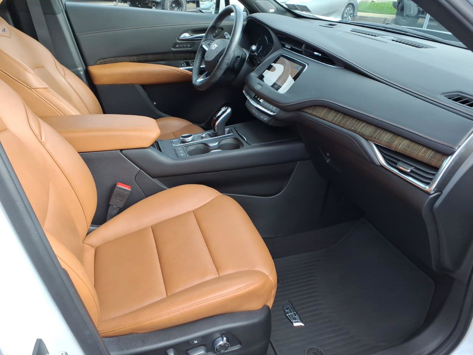 Used 2021 Cadillac XT4 Premium Luxury AWD/4WD image 30